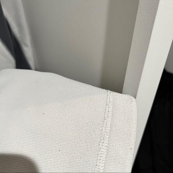 Victorinox zip up jacket - Picture 4 of 6